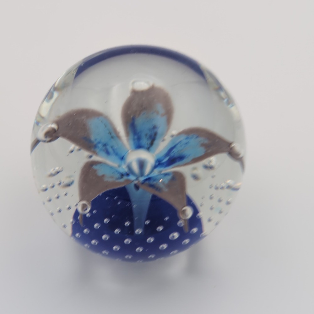 Jeff Sammartino Wheaton Village Art Glass Paperweight Blue Flower Bubbles 3"